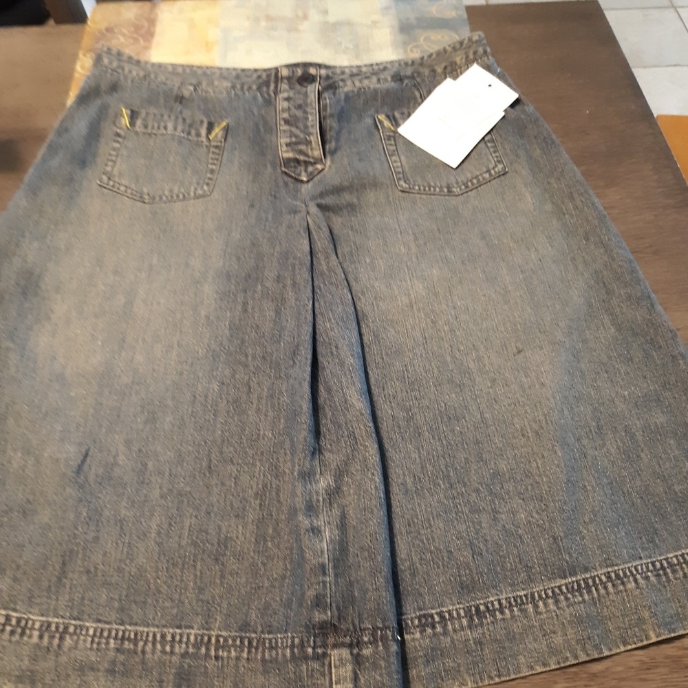 NWT size 12 Liz Claiborne skirt